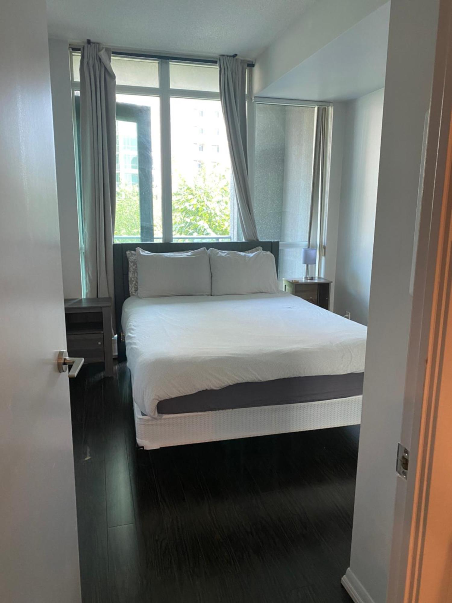 Executive 1 Bedroom Condo Sleeps 2 Toronto Exterior photo