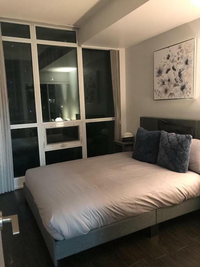 Executive 1 Bedroom Condo Sleeps 2 Toronto Exterior photo