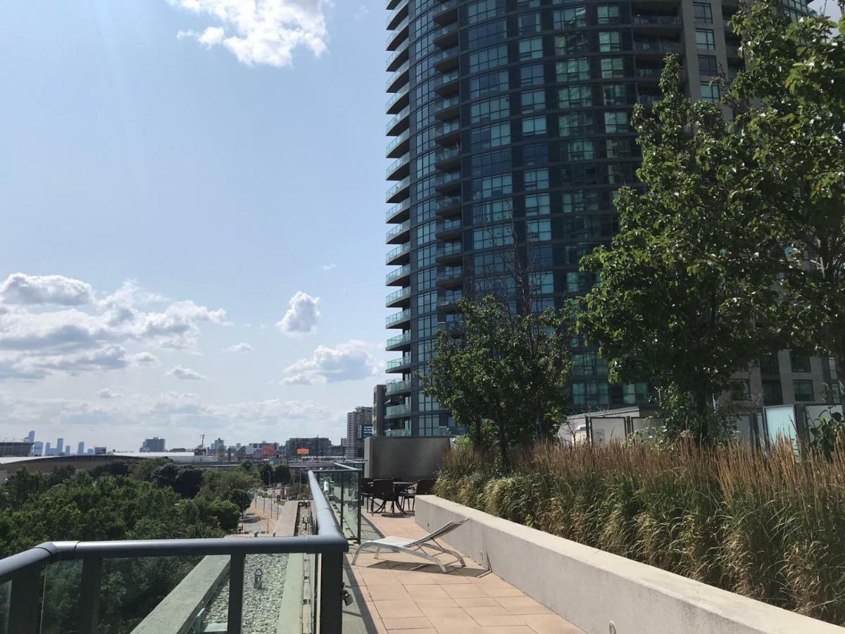 Executive 1 Bedroom Condo Sleeps 2 Toronto Exterior photo