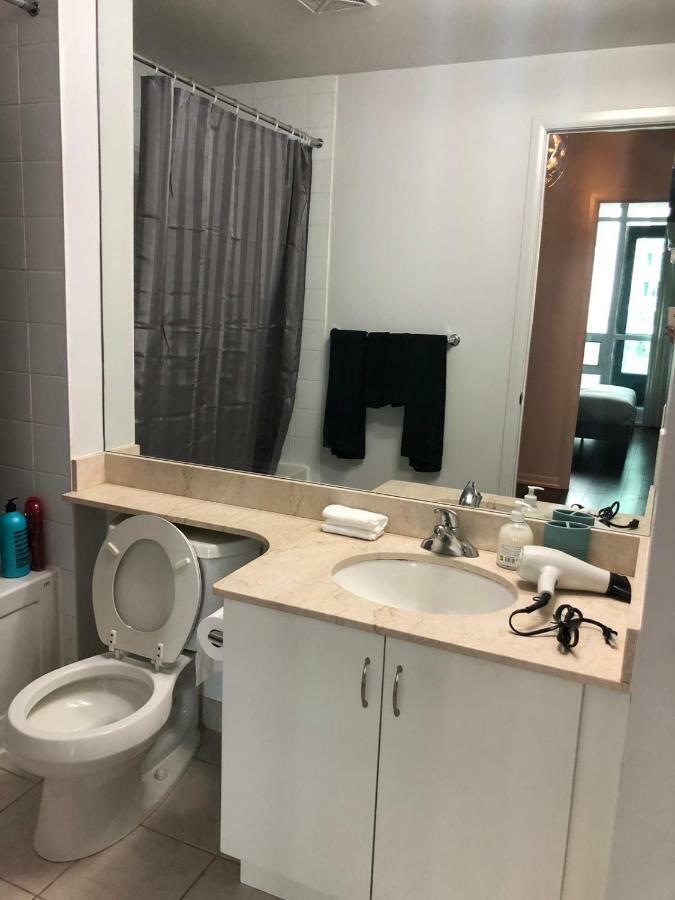 Executive 1 Bedroom Condo Sleeps 2 Toronto Exterior photo
