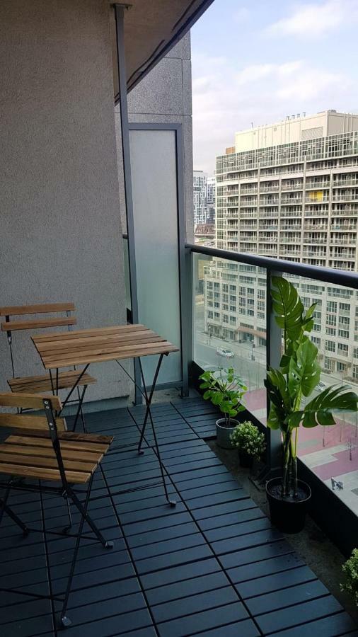 Executive 1 Bedroom Condo Sleeps 2 Toronto Exterior photo