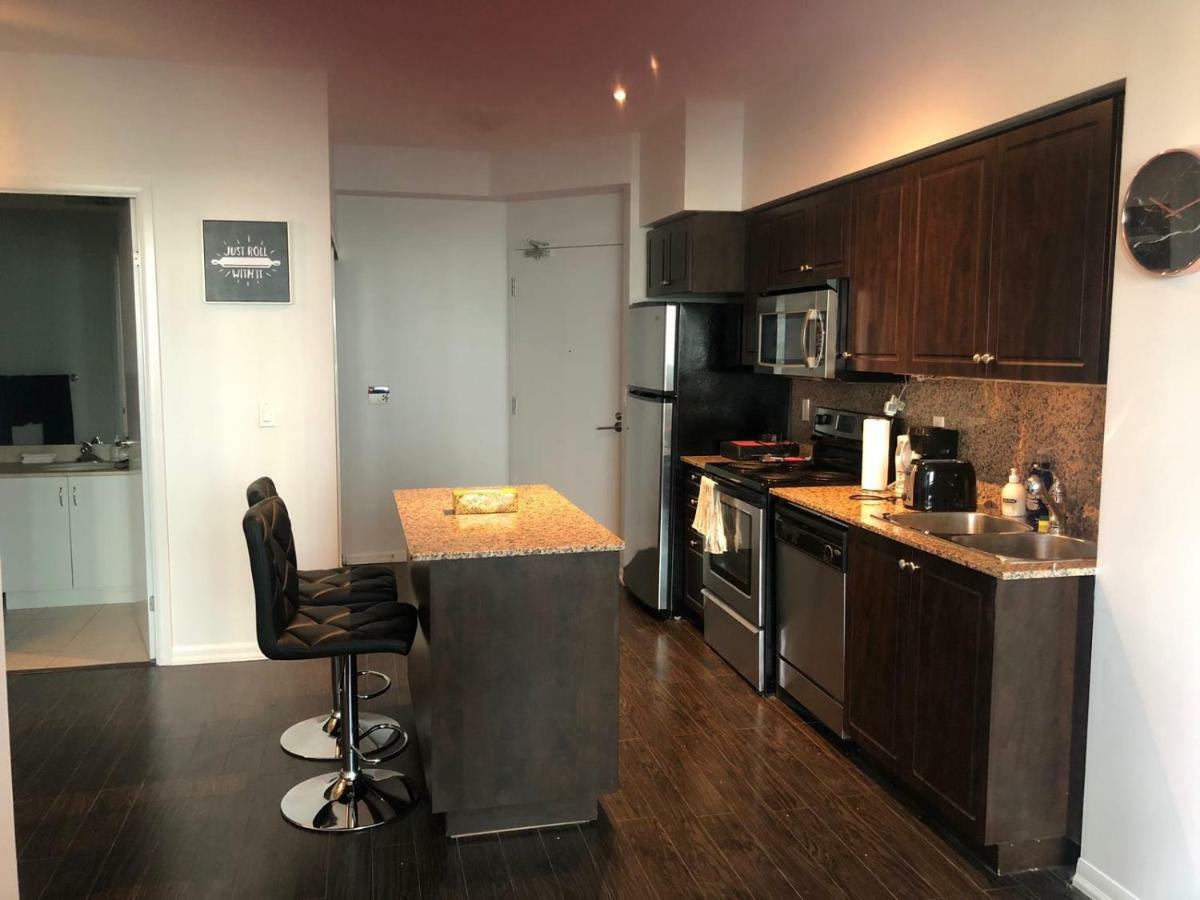 Executive 1 Bedroom Condo Sleeps 2 Toronto Exterior photo