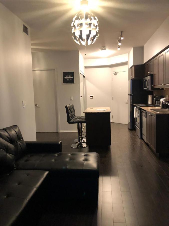 Executive 1 Bedroom Condo Sleeps 2 Toronto Exterior photo